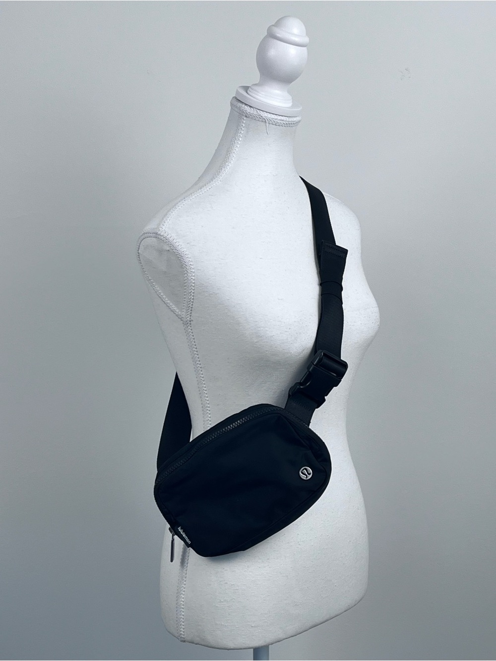 Lululemon Unisex Black Everywhere Adjustable Belt Bag 1L LU9AX2S; Travel, Daily